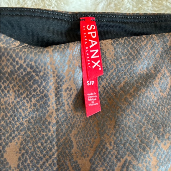 Spanx dark brown/black python pattern leggings - Picture 2 of 4